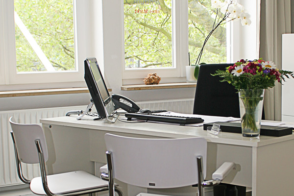 4 - Urologie Zentrum Sprechzimmer.jpg